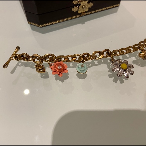 Juicy Charm Bracelet - Picture 5 of 5